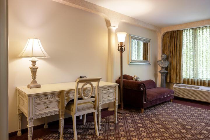 DoubleTree by Hilton North Vancouver
