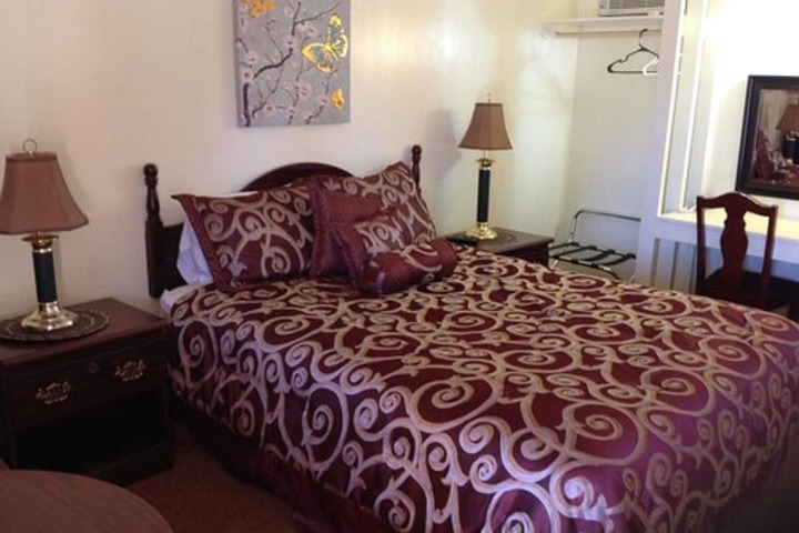 Room 19 of 39