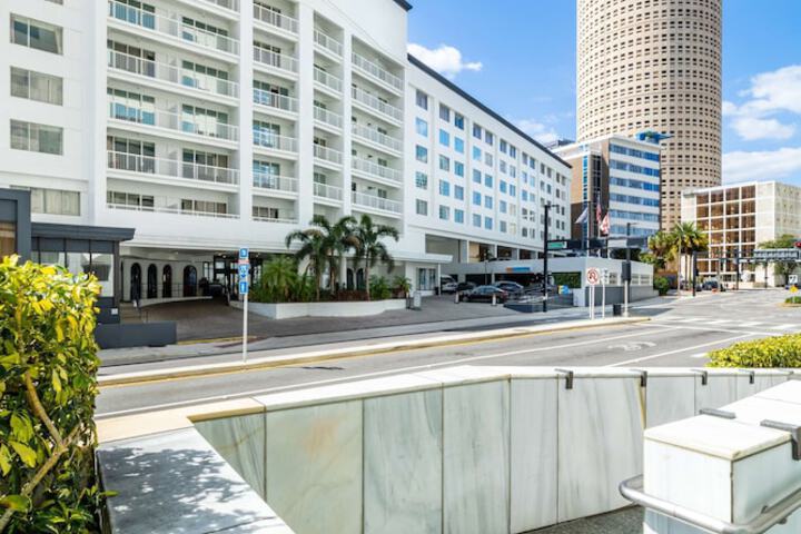 Hotel Tampa Riverwalk