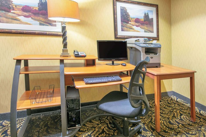 Business Center 29 of 29