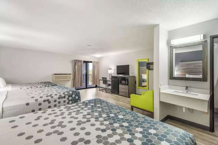 Room 16 of 42