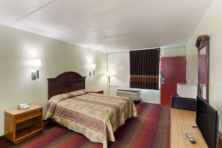 Room 30 of 43