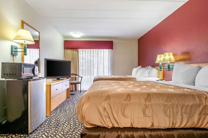 Room 8 of 35