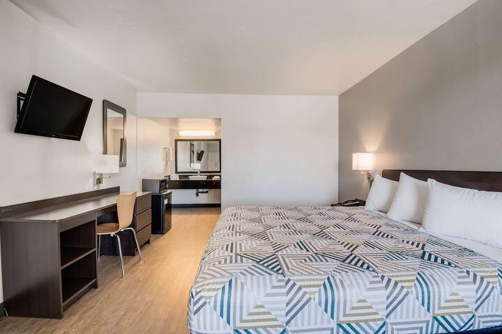 Room 26 of 30