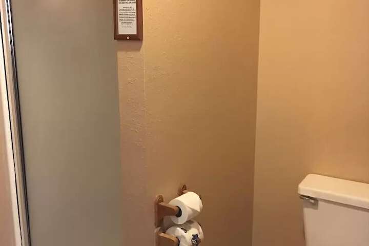 Room 32 of 44