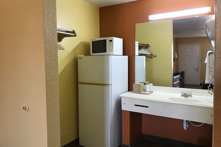 Room 10 of 22