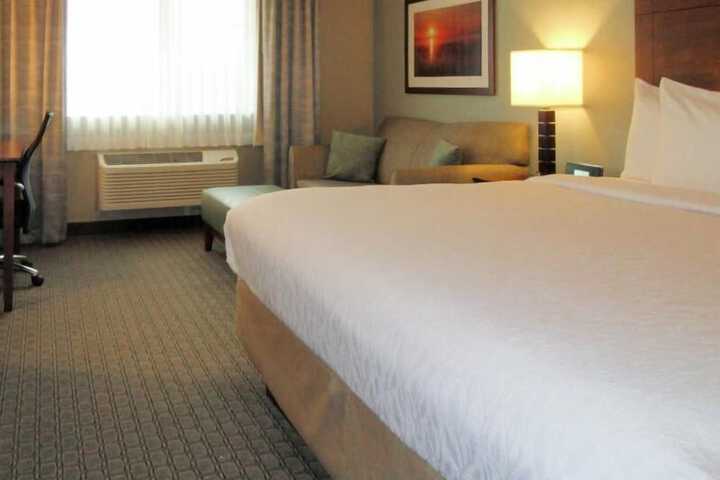 Room 30 of 76
