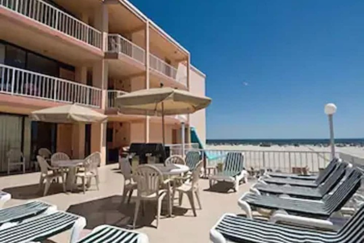 Sundeck 51 of 56