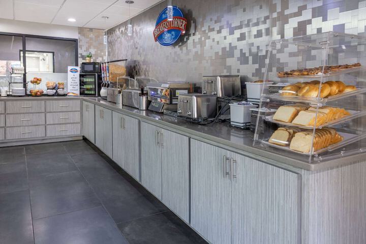 Baymont by Wyndham La Vergne / Nashville I-24 East