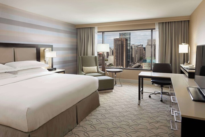 Room 52 of 103