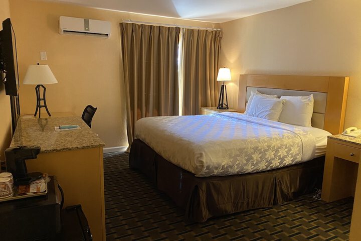 Room 30 of 64