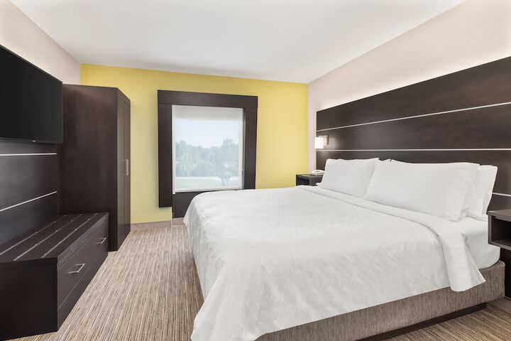 Room 14 of 40