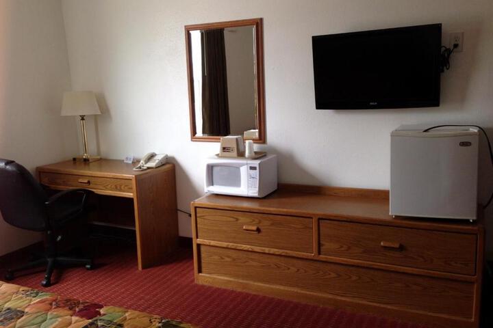 Budget Host Caribou Inn