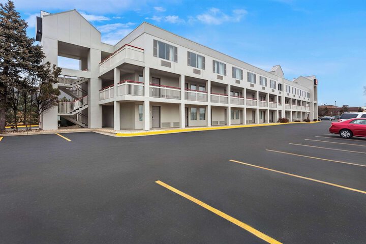 Econo Lodge Willowbrook