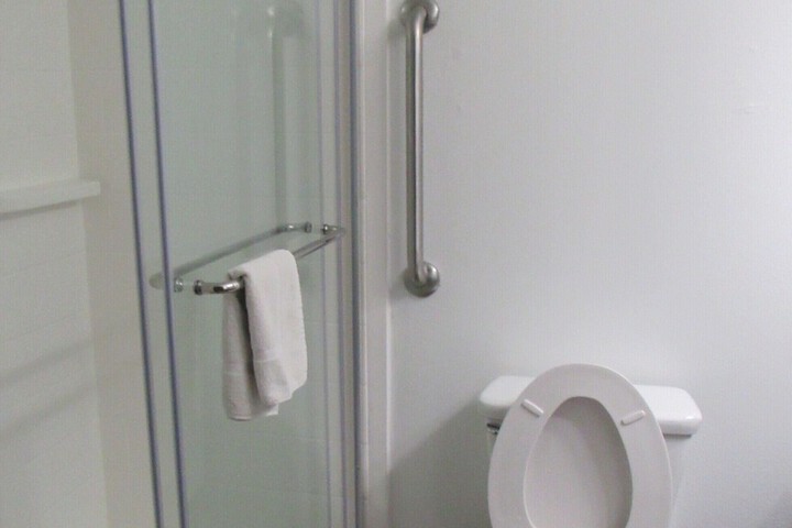 Room 10 of 34