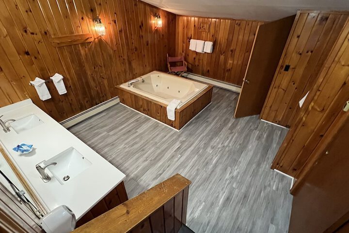 Room 8 of 24