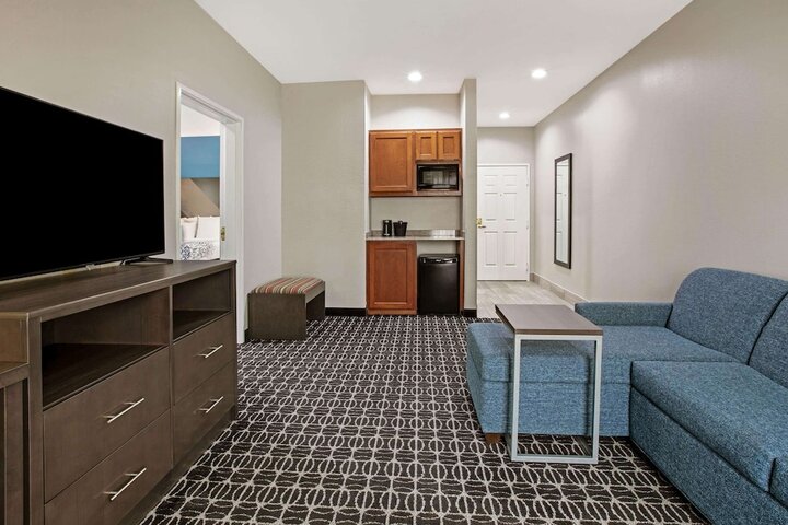Room 15 of 41