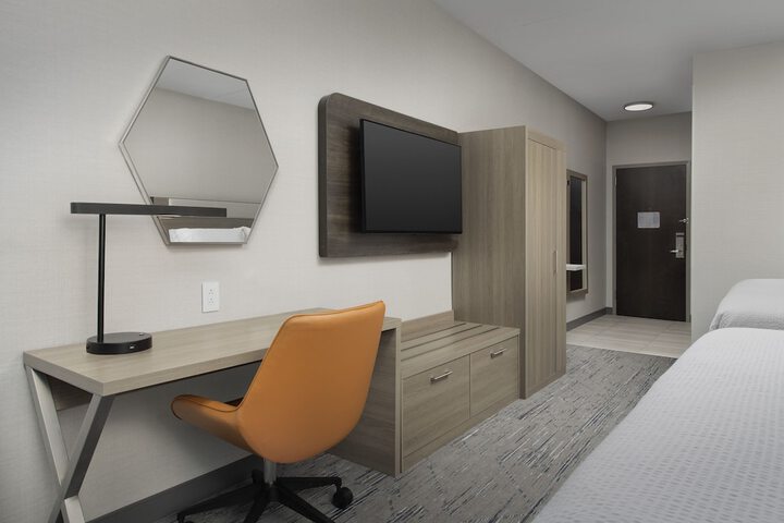 Room 18 of 37