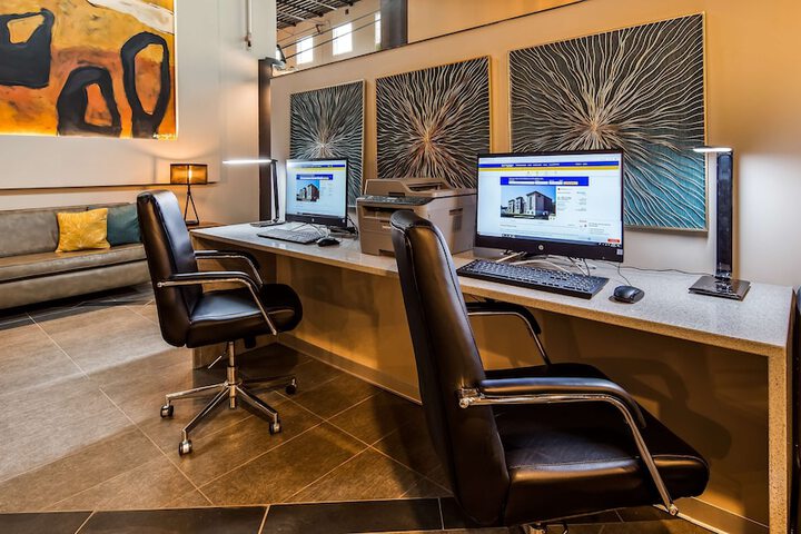 Business Center 25 of 26