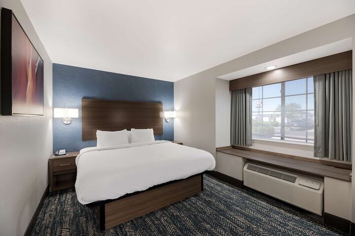 Room 8 of 32