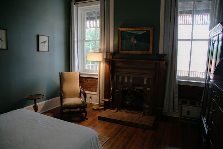 Room 70 of 87