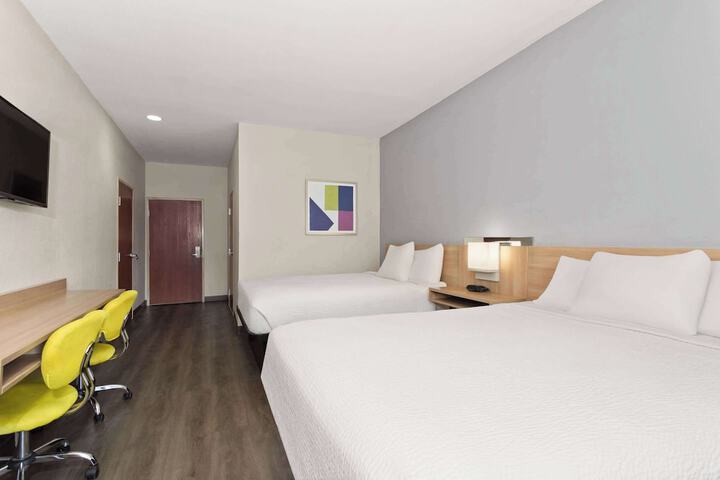 Microtel Inn & Suites by Wyndham Panama City