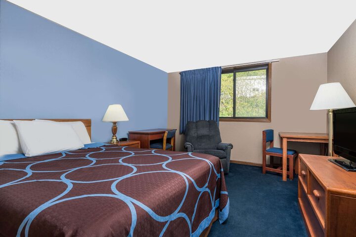 Room 12 of 15