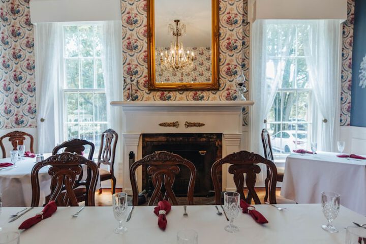 Dining 66 of 80