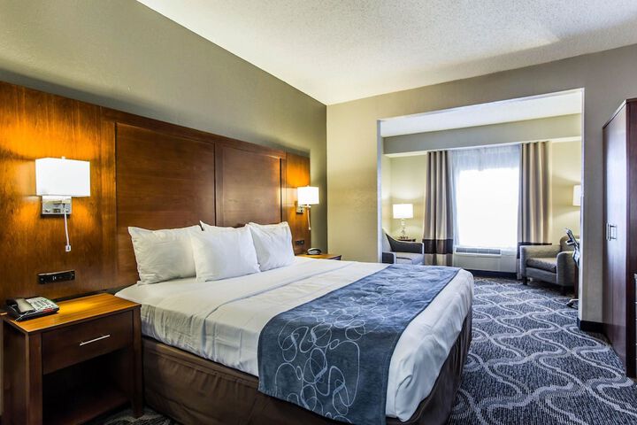 Comfort Suites Pineville - Ballantyne Area