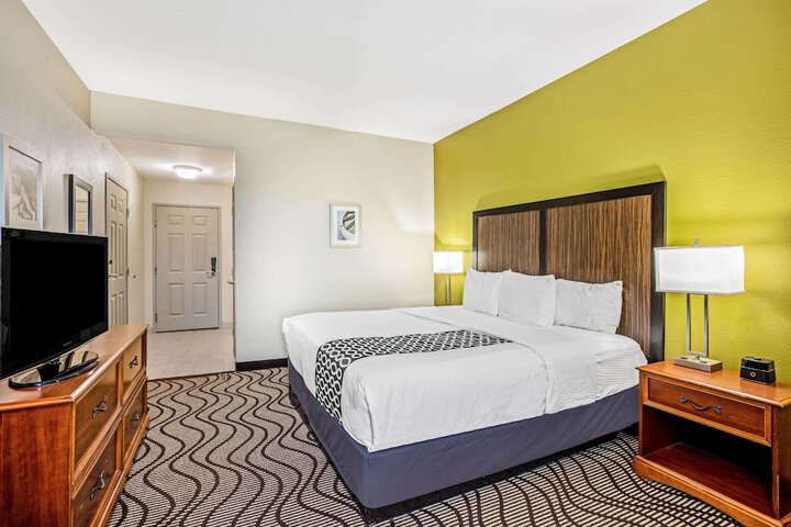 Room 30 of 47