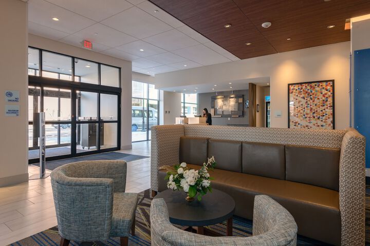 Holiday Inn Express & Suites Tulsa Downtown by IHG