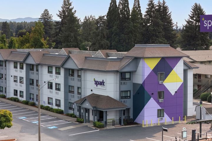 Spark by Hilton Springfield Eugene