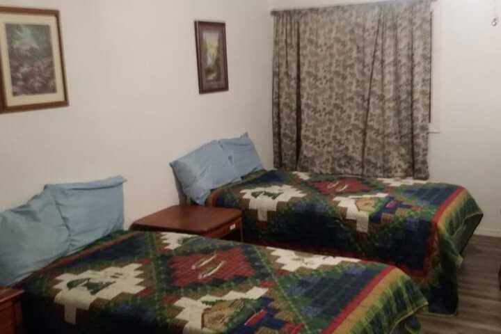 Room 25 of 41
