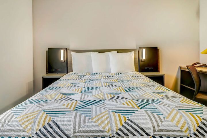 Room 21 of 35