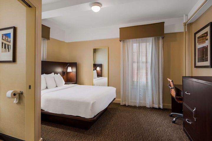 Room 26 of 33