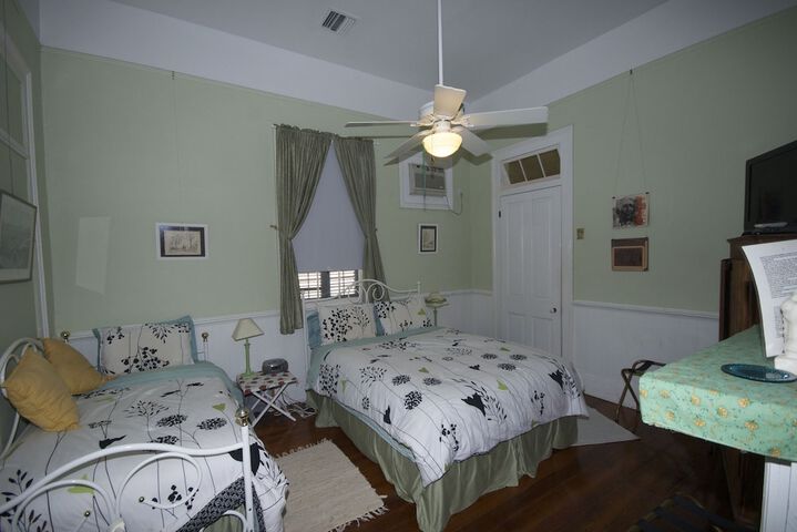 Room 15 of 35