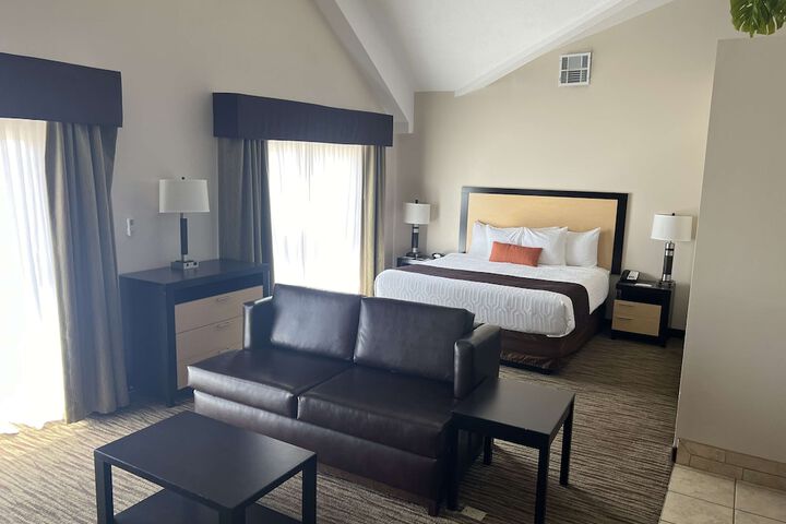 Best Western Plus Landmark Hotel