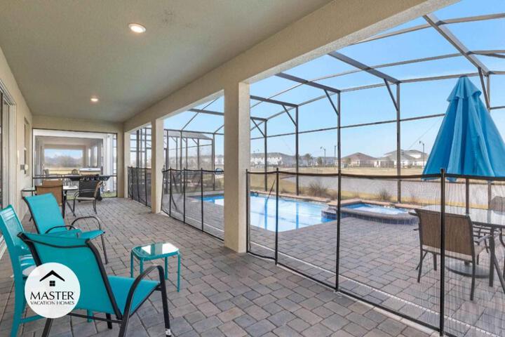 Bedrooms 5 Bathrooms Storey Lake 2885 SC
