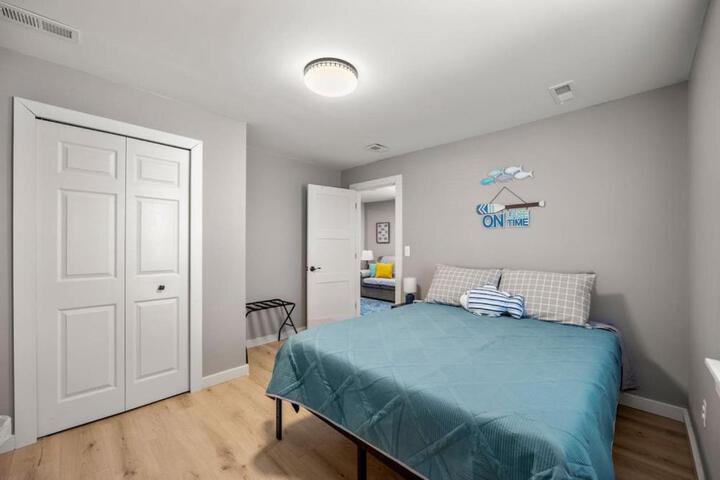 Lakeside Bliss 2BR 1BA with All Modern Comforts