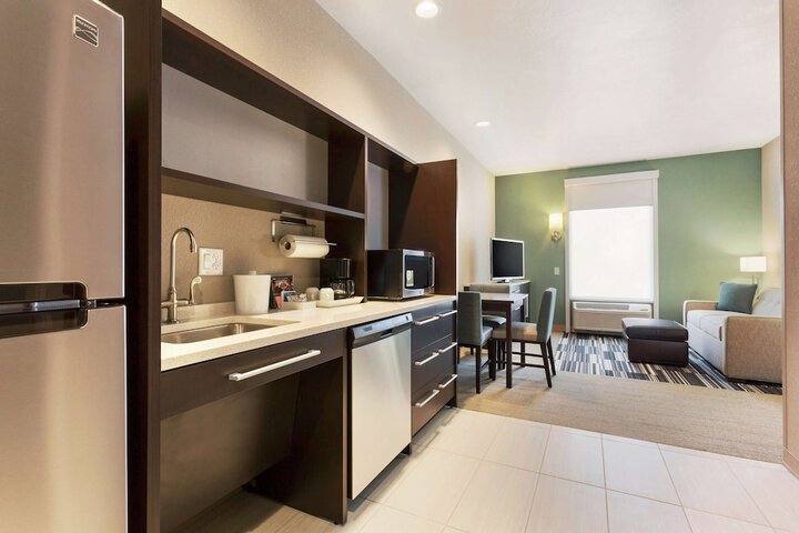 Room 16 of 25