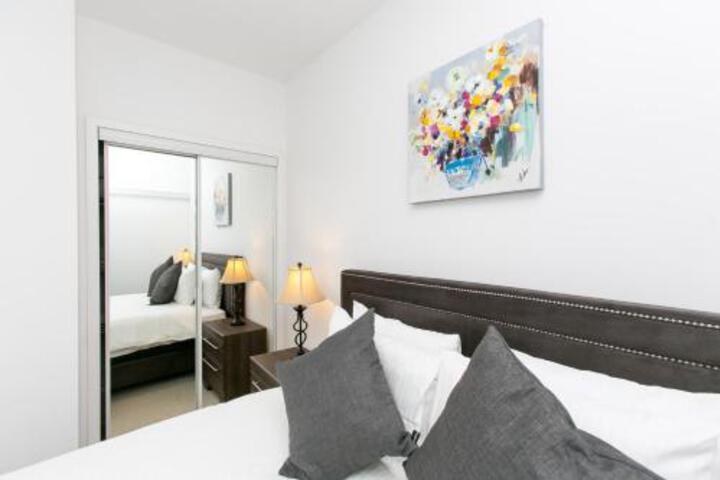 Royal Stays Furnished Apartments Entertainement District