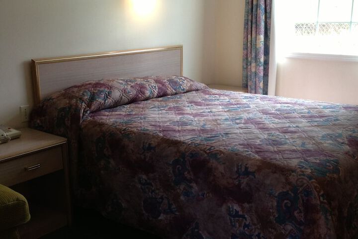 Room 11 of 30