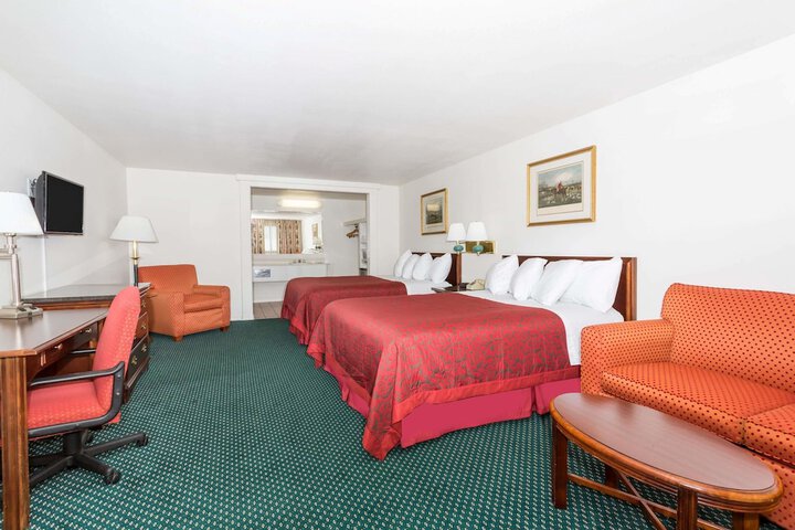 Days Inn by Wyndham Kimball