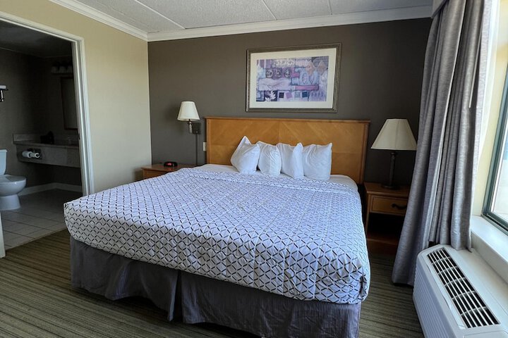 Room 21 of 83