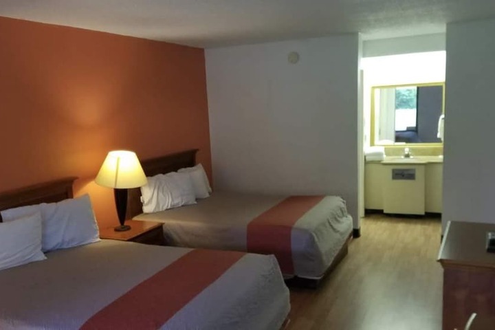 Room 7 of 18