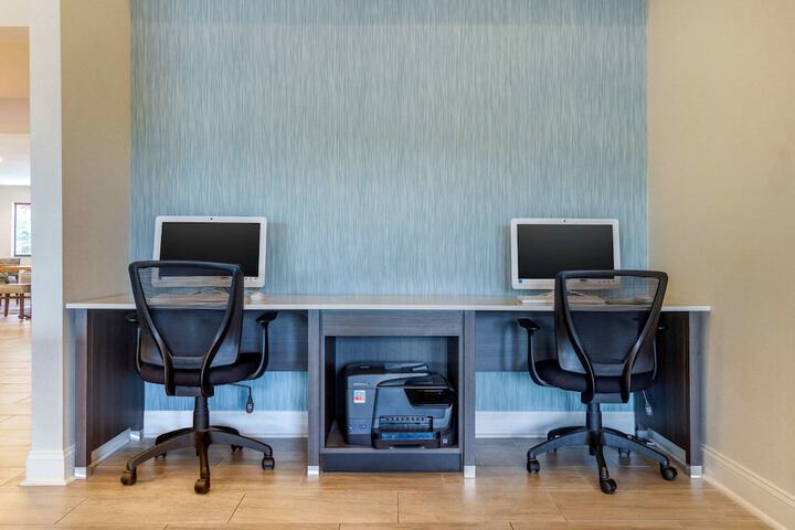 Business Center 69 of 73