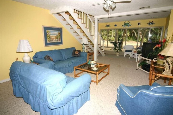 Room 4 of 7