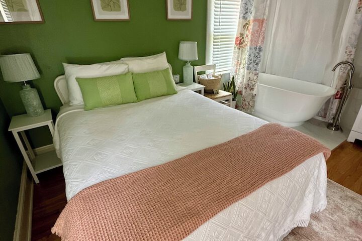 Red Rocker Inn
