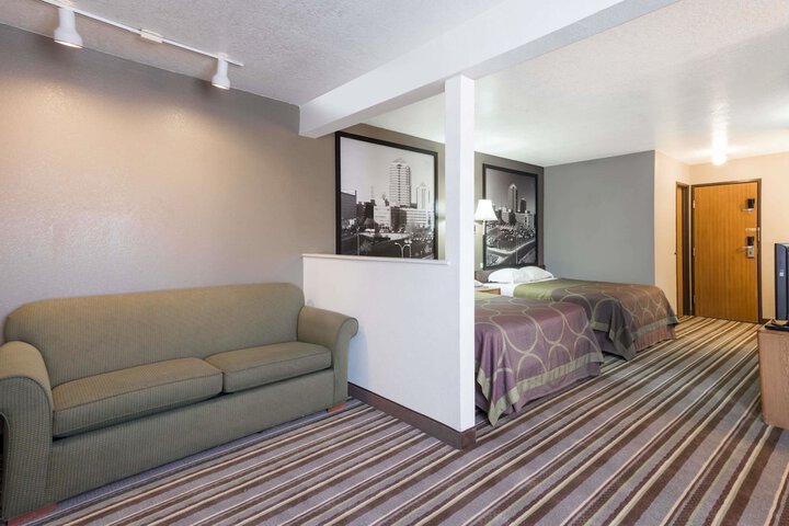 Room 4 of 19