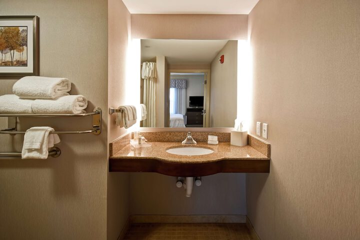 Room 42 of 73